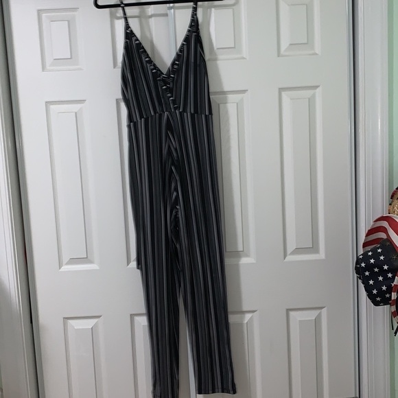 Just be black and white playsuit S​​​​​​ - Picture 4 of 4